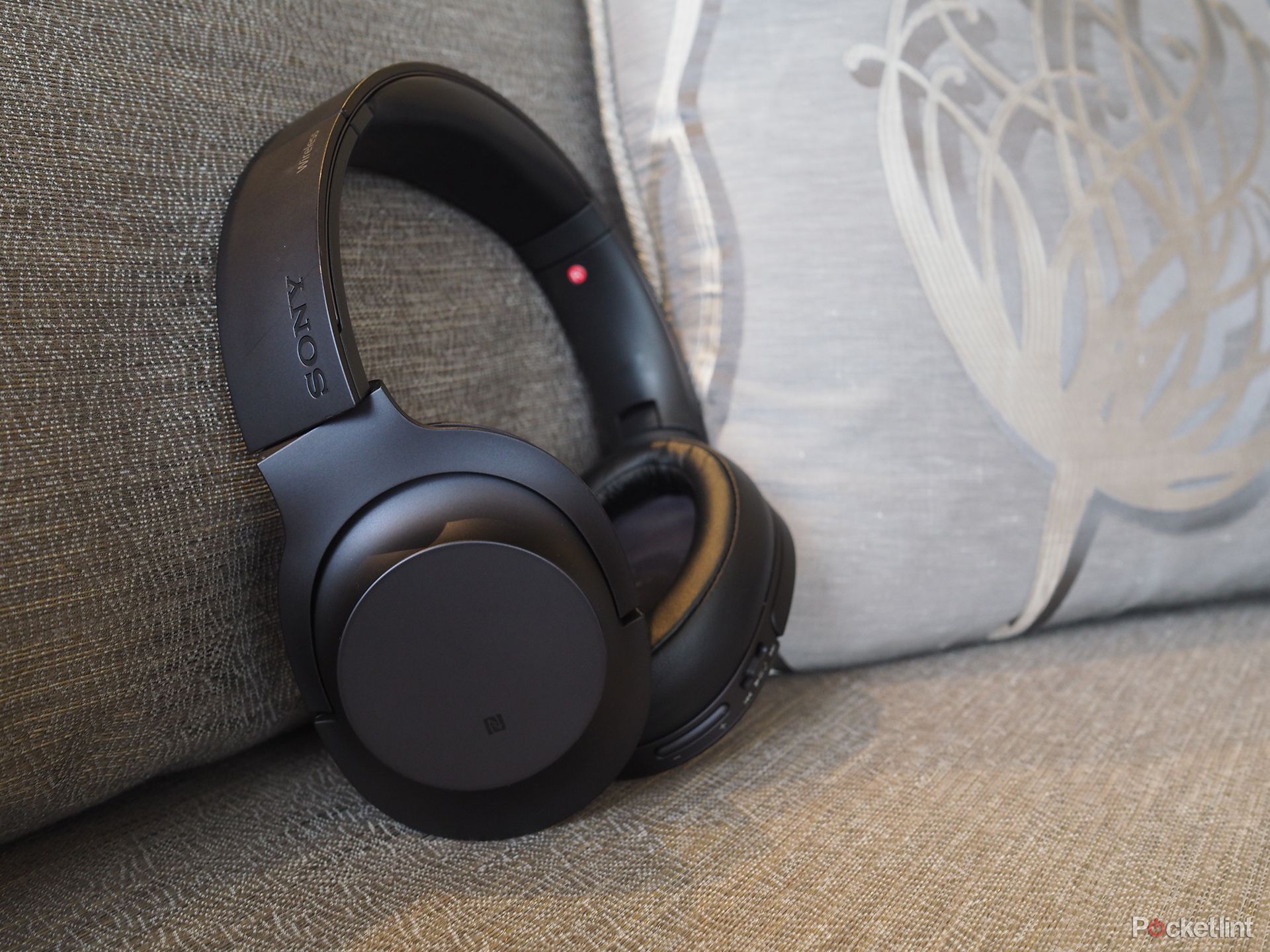 Sony H.ear On Wireless NC MDR-1ABN review: Sony's best wireless headphone  yet - CNET