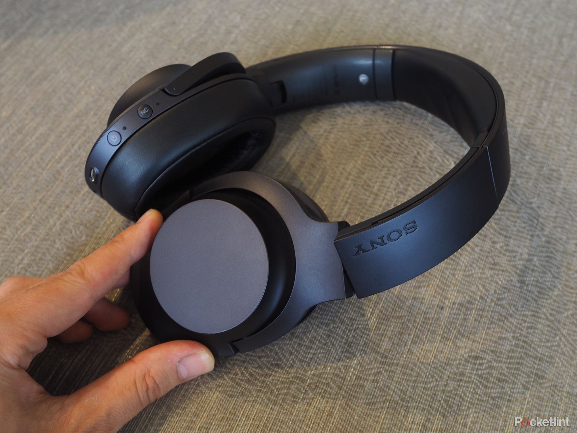 sony mdr 100abn h ear on wireless nc headphones review image 6