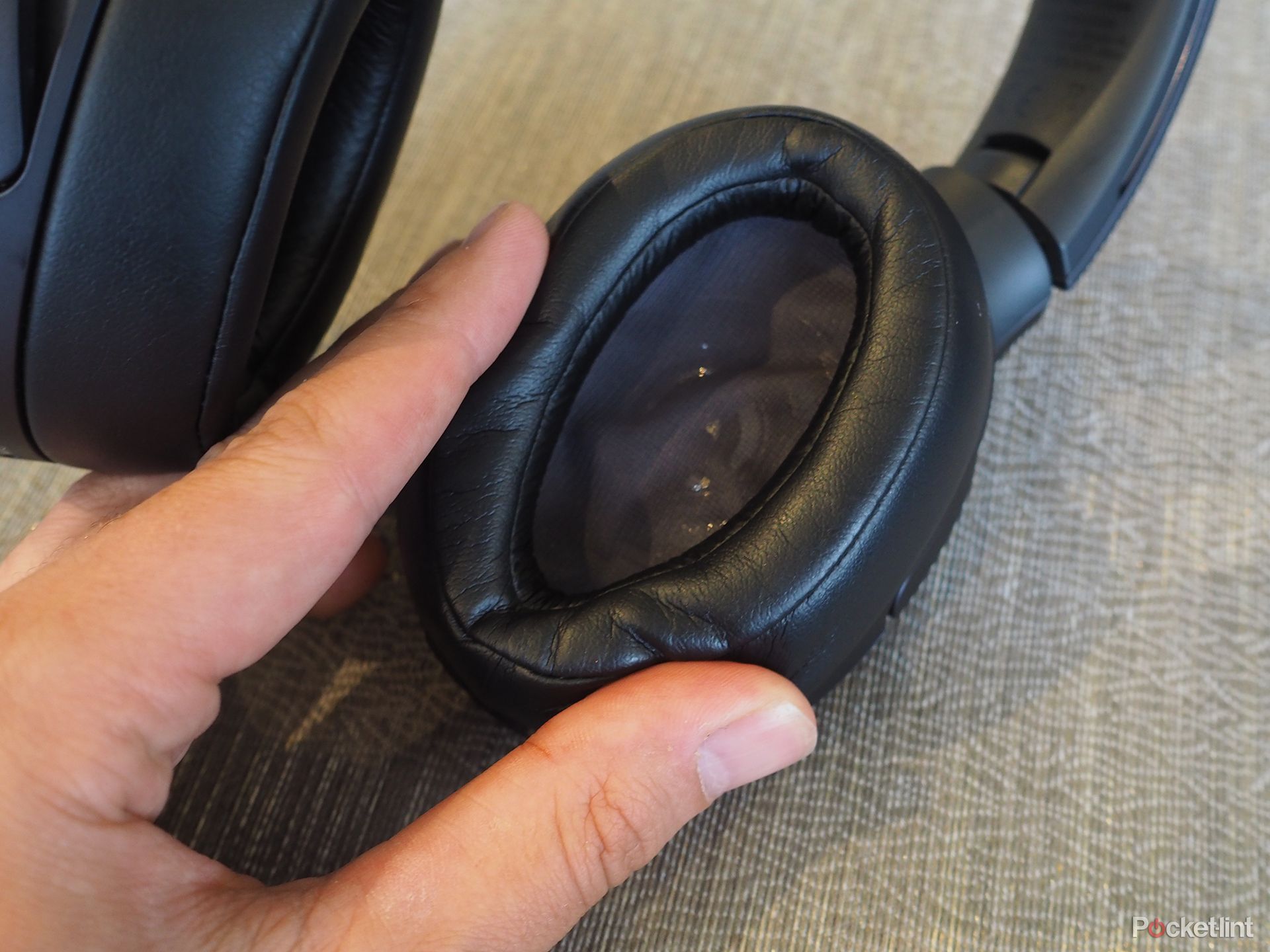 sony mdr 100abn h ear on wireless nc headphones review image 9