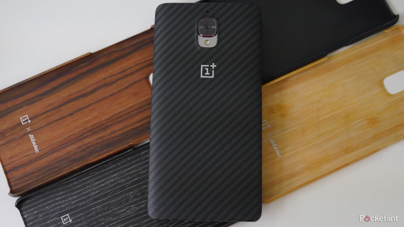 oneplus 3 official cases in pictures bamboo karbon sandstone and more image 1