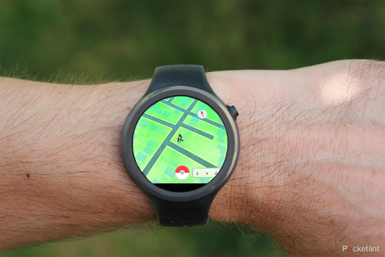 a pokemon go smartwatch app needs to happen image 1