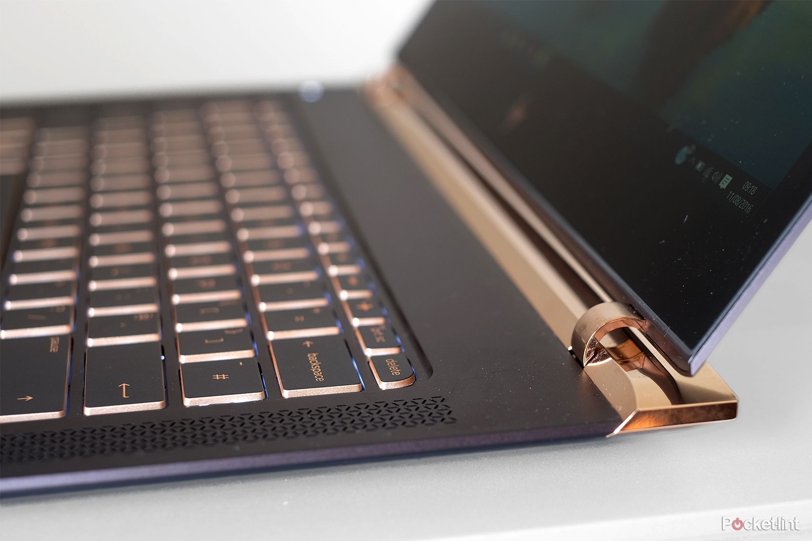 hp spectre 13 review image 9