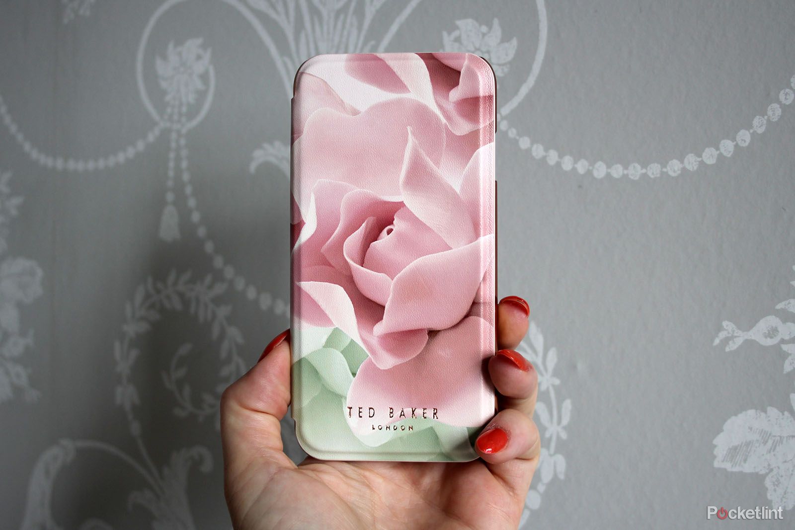 ted baker s aw16 cases are the prettiest things for your iphone to wear image 1