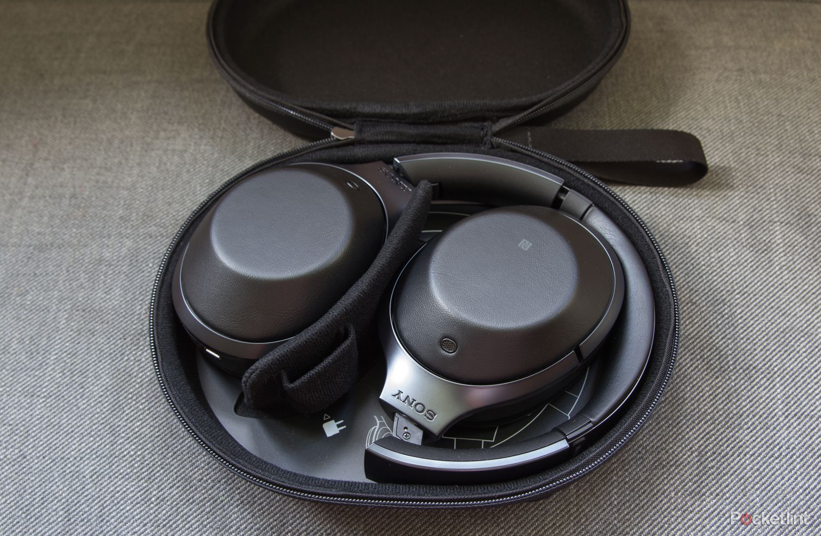 sony mdr 1000x review image 2