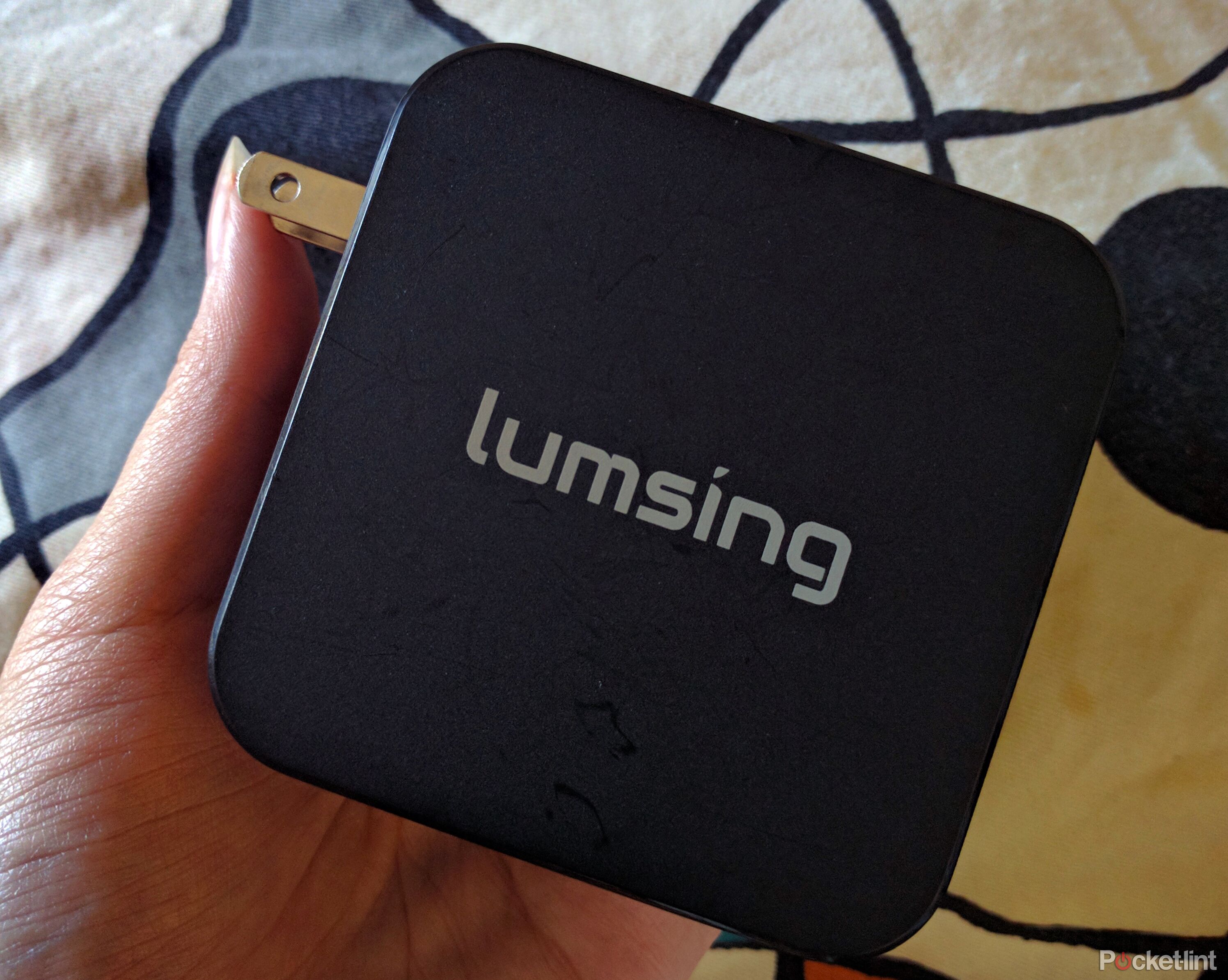 lumsing s new wall charger offers usb a usb type c and quick charge 3 0 image 1