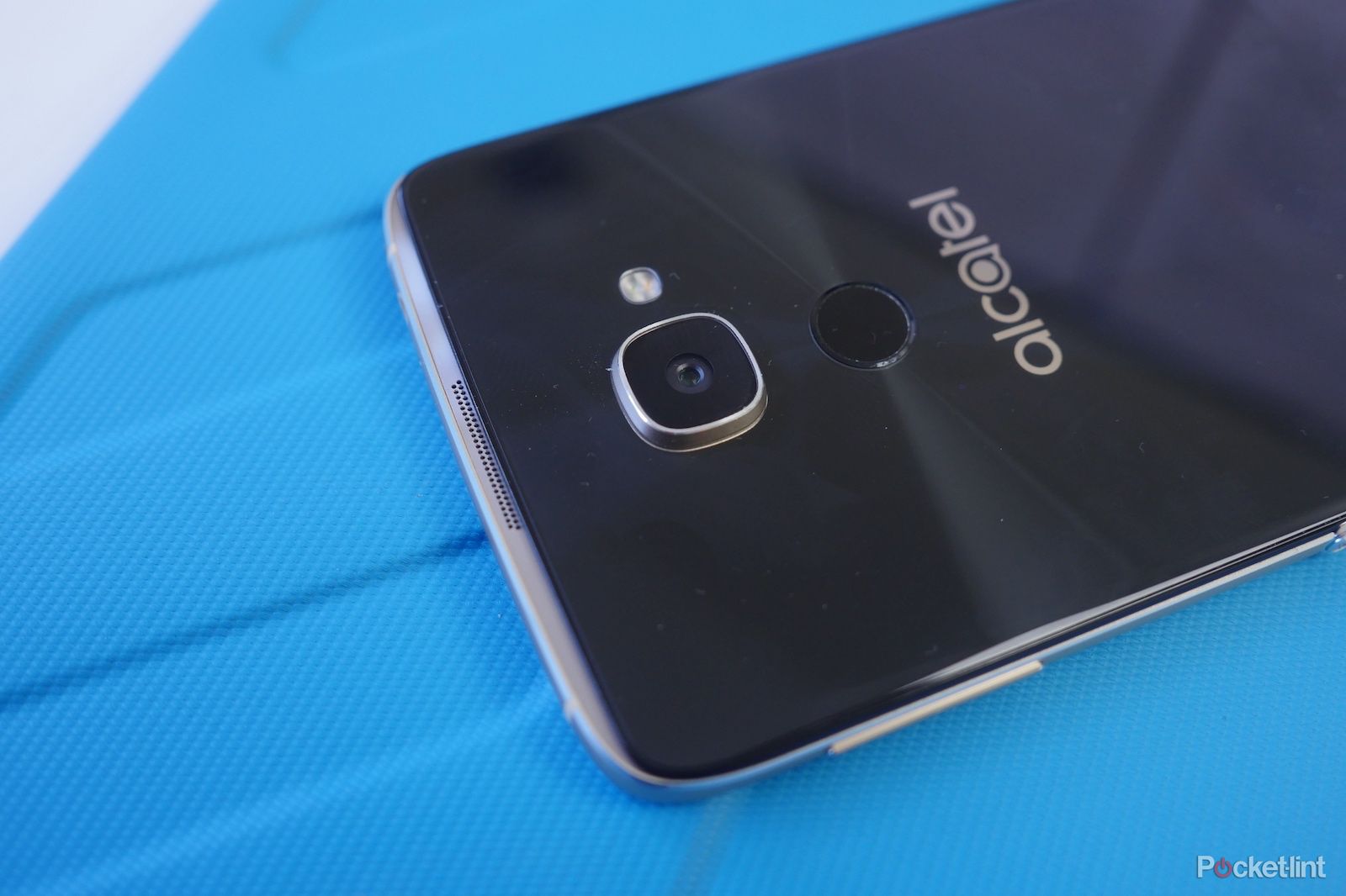 alcatel idol 4s with windows 10 review image 5