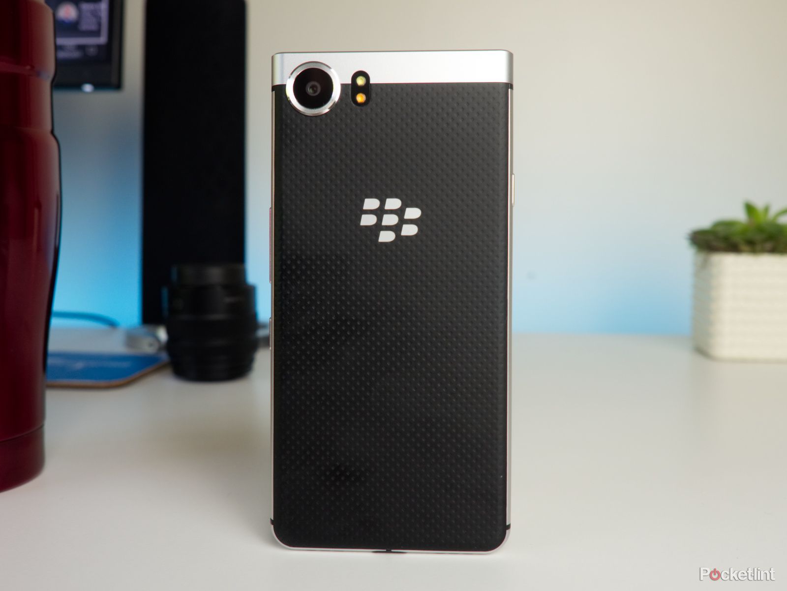blackberry keyone review image 3