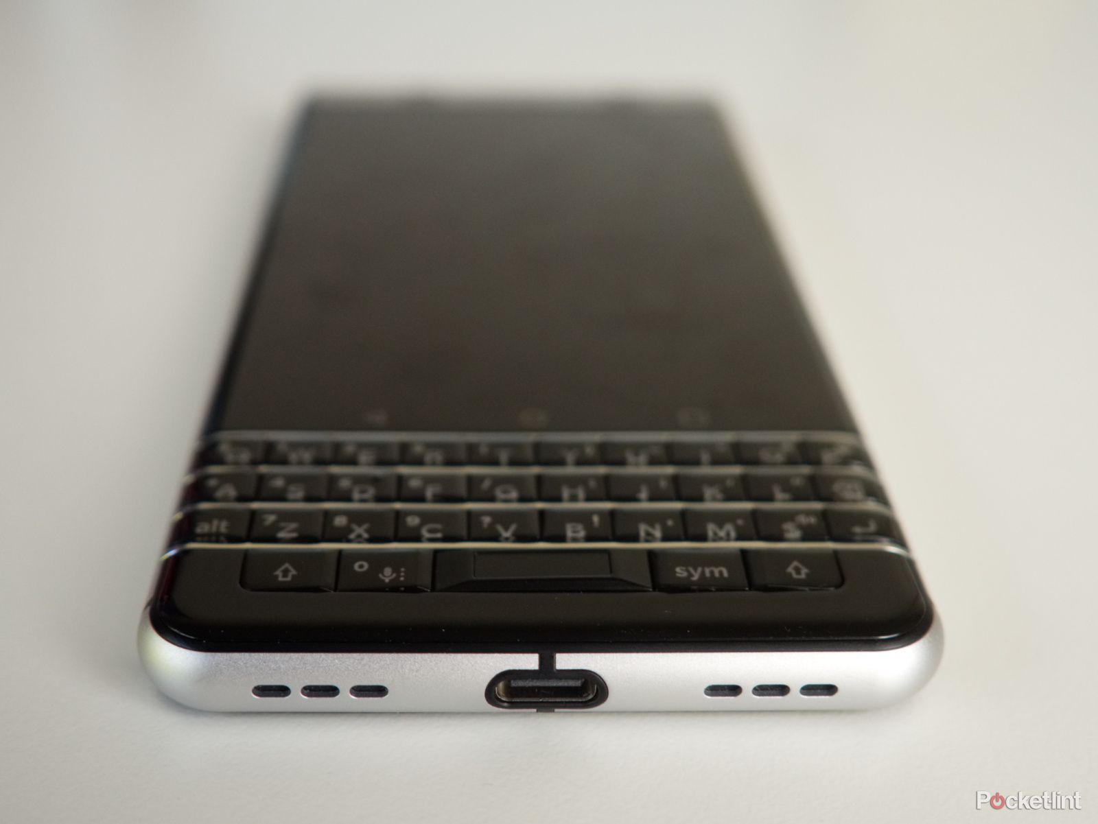 blackberry keyone review image 7