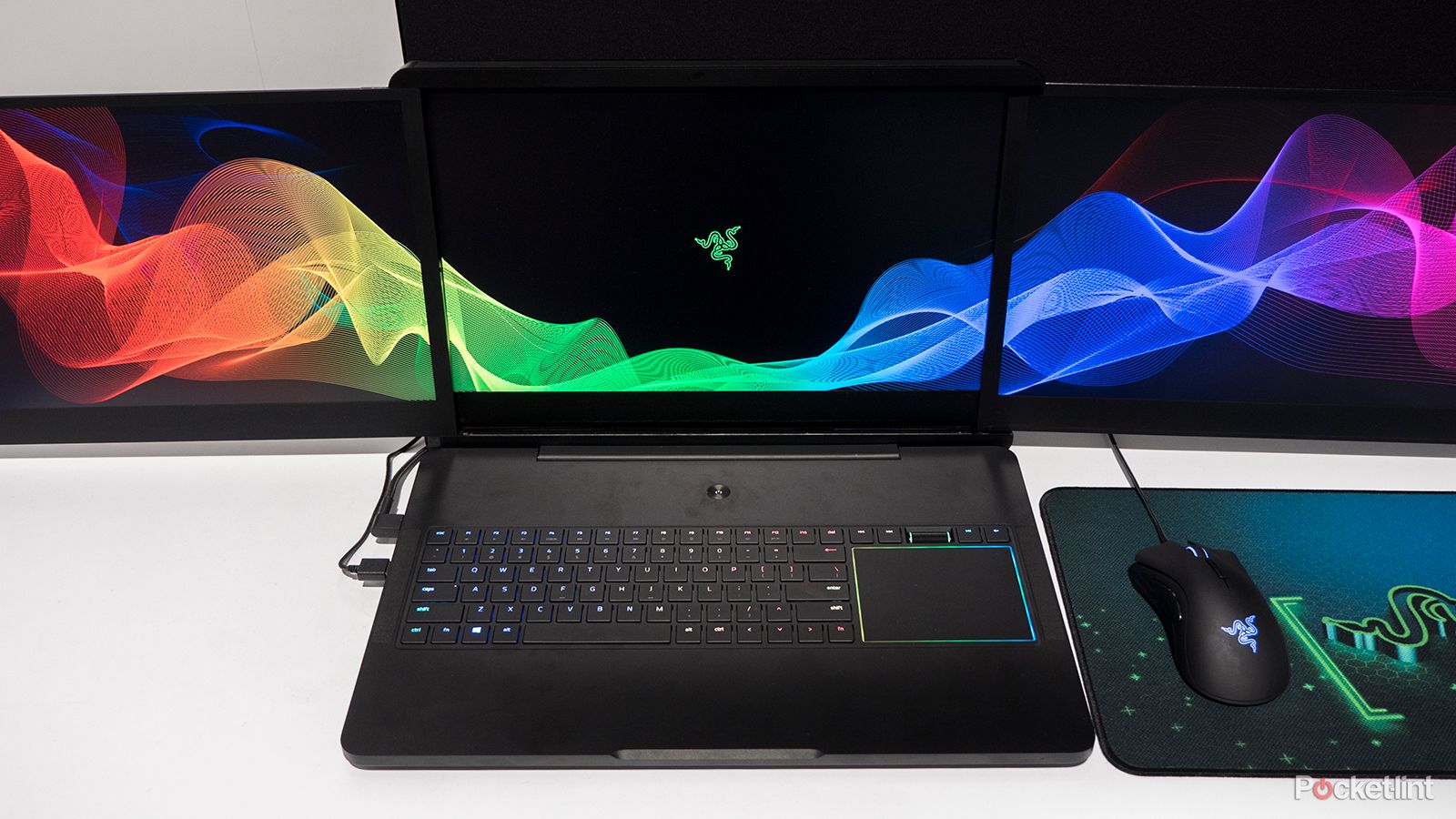 razer project valerie crazy gaming laptop concept packs in three screens image 1