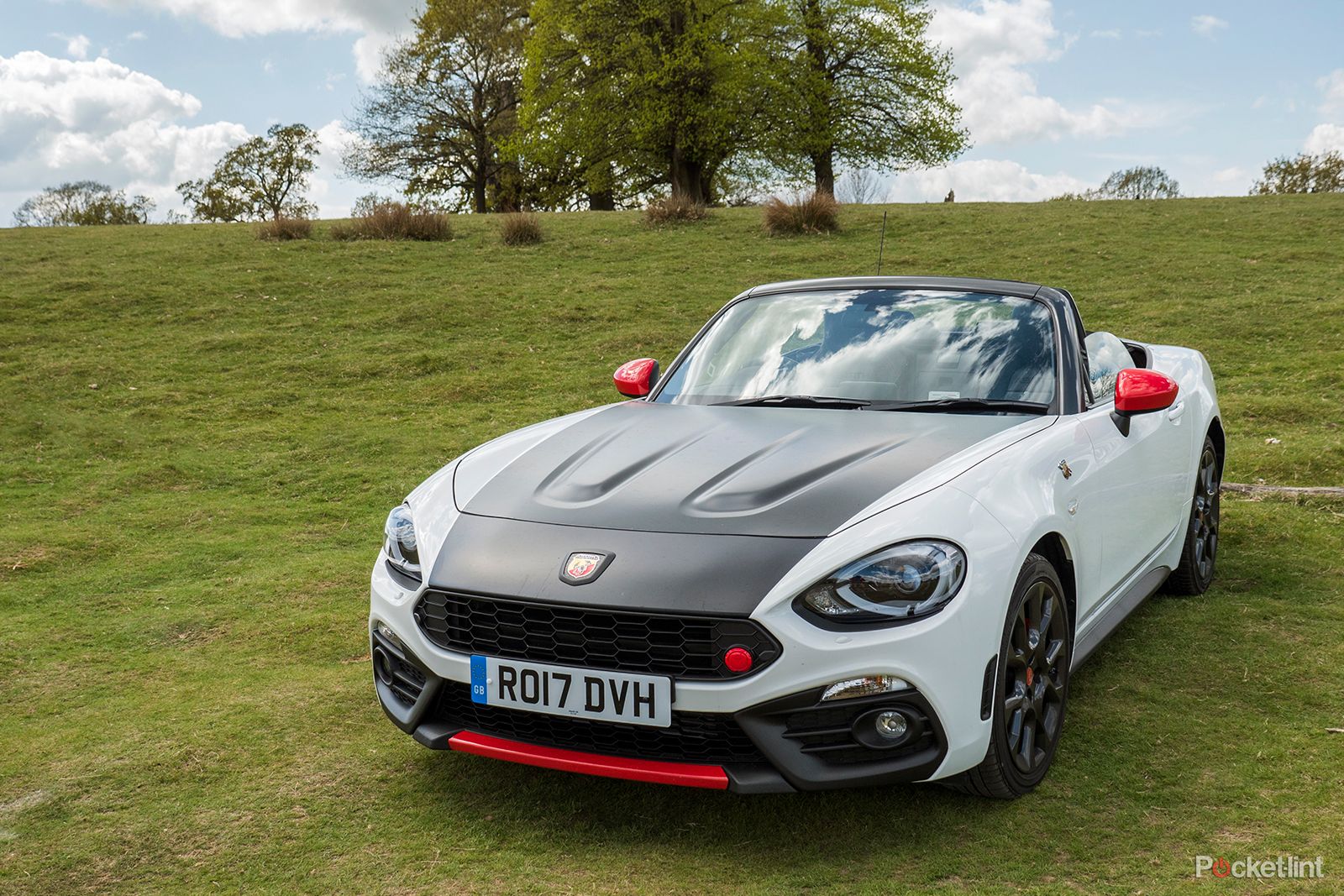abarth 124 spider review image 1