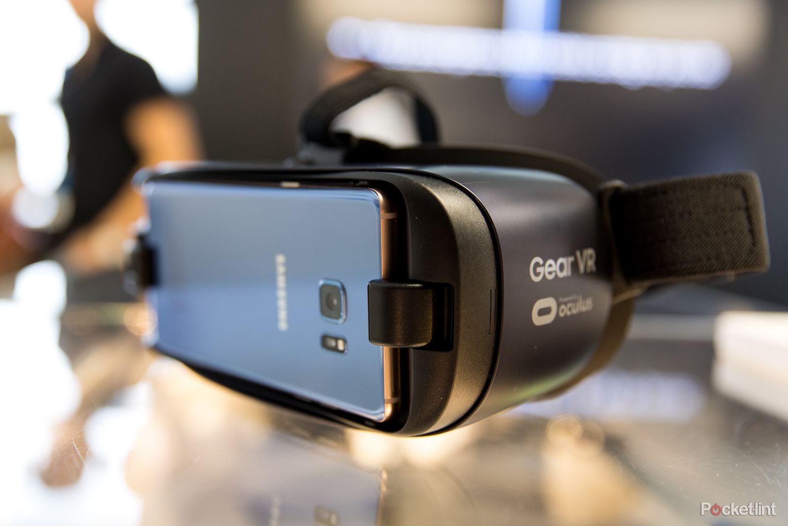 gear vr now supports chromecast here s how to stream vr to your tv image 1
