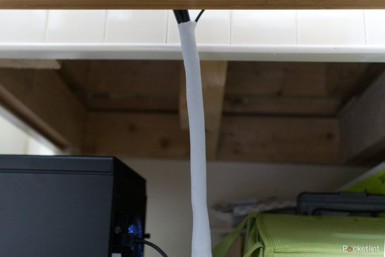 El organizador de cables que necesitas para manter tu setup ordenado cuesta  menos que un café