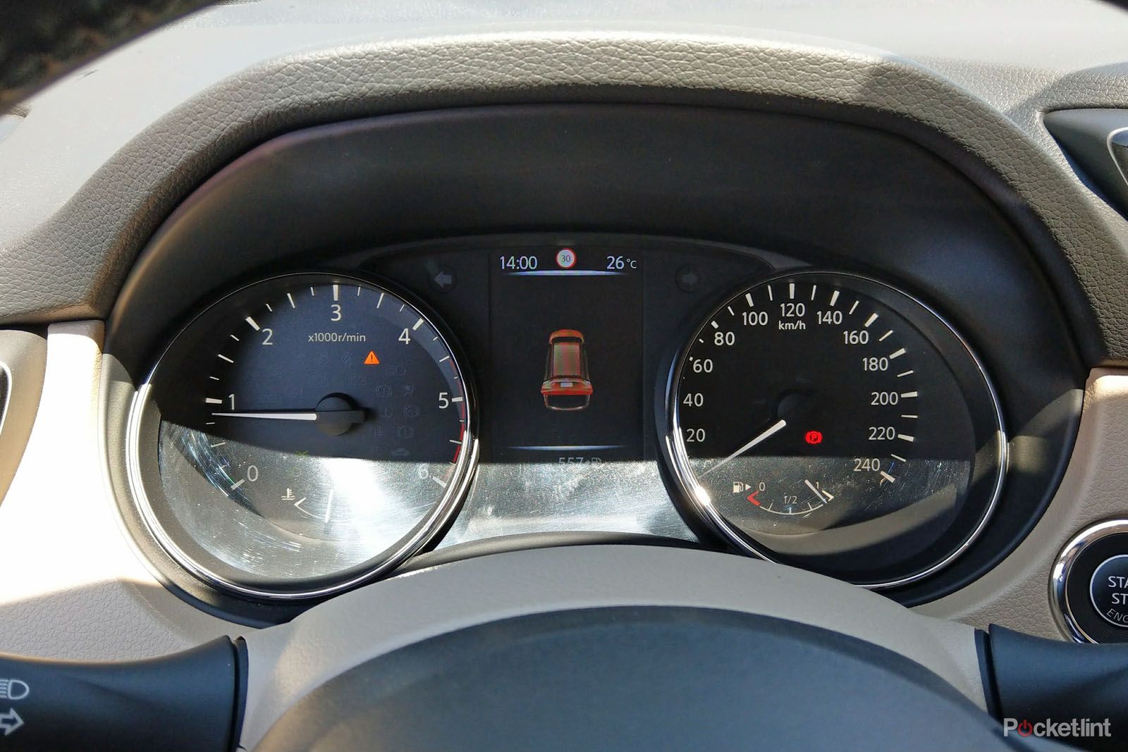 Nissan Xtrail Interior image 5