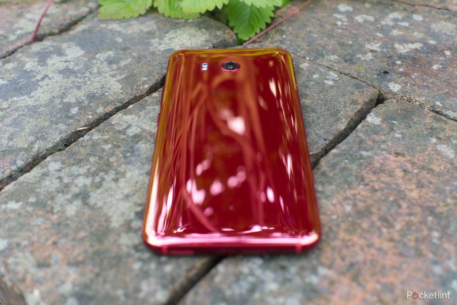 HTC U11 Solar Red image 1