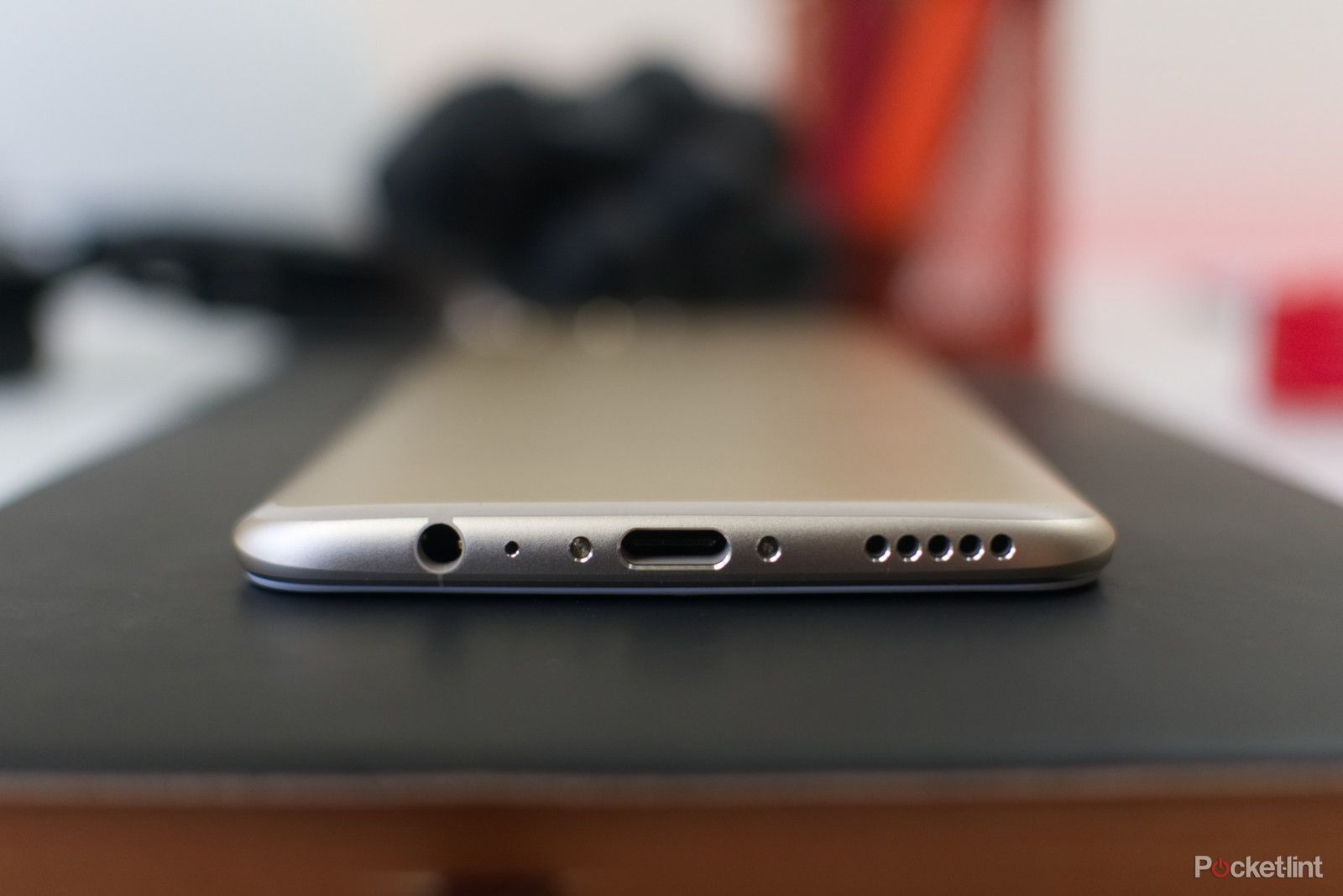 OnePlus 5 soft gold image 4