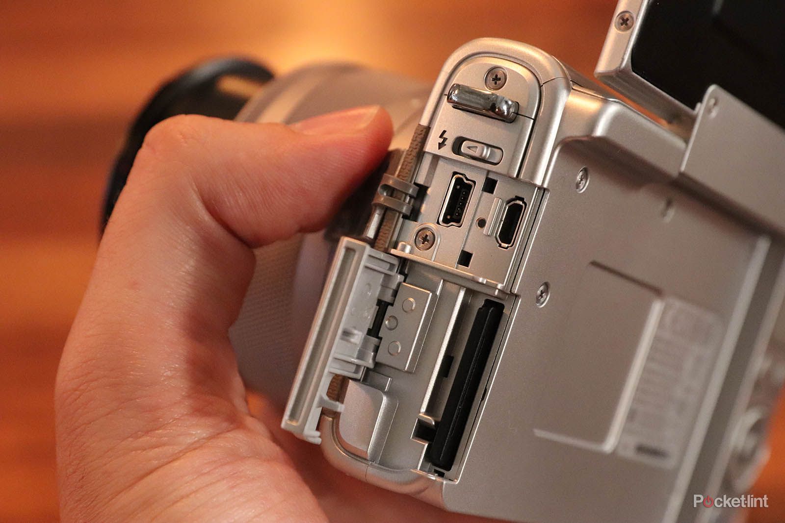 Canon EOS M100 review: Pocketable point-and-shoot makes mirrorless easy