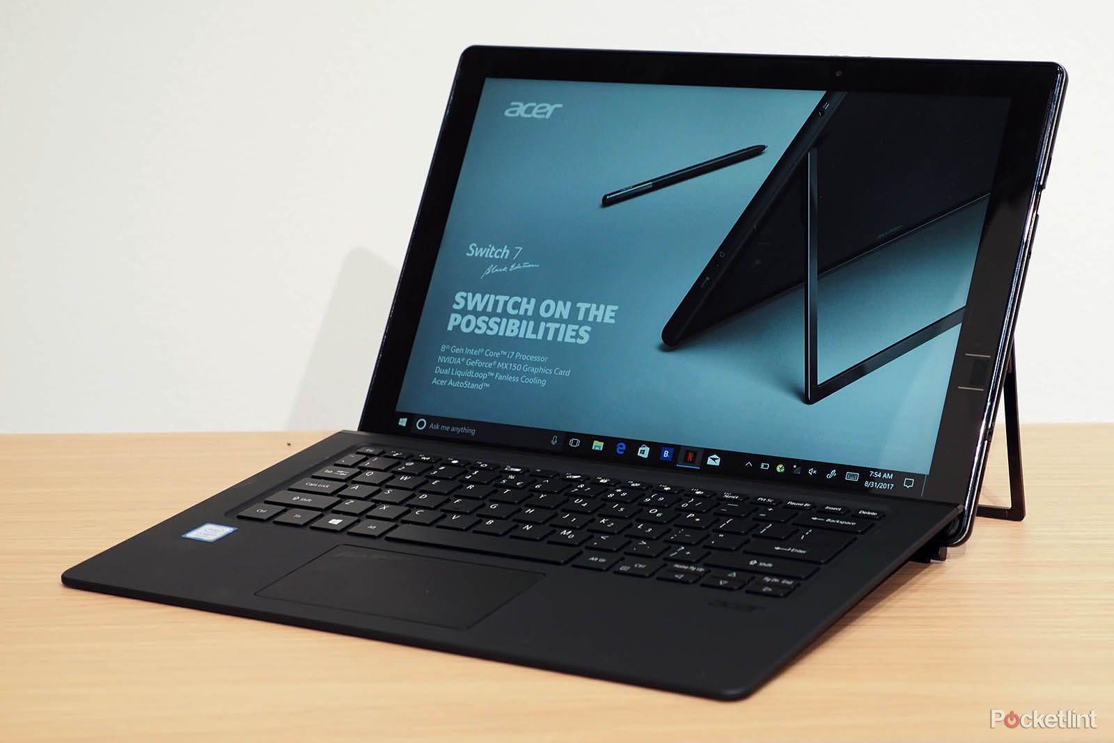 Acer Switch 7 Black Edition review image 1