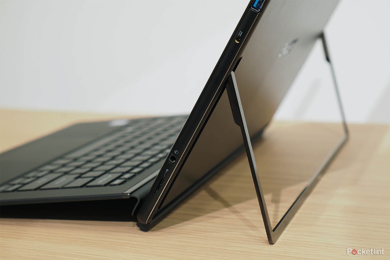Acer Switch 7 Black Edition review image 5