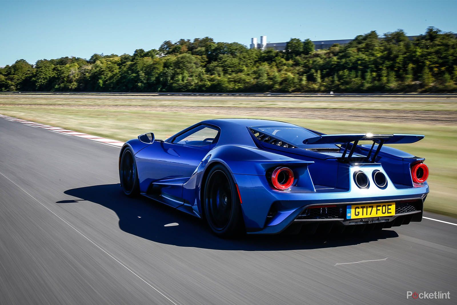 Ford GT review image 2