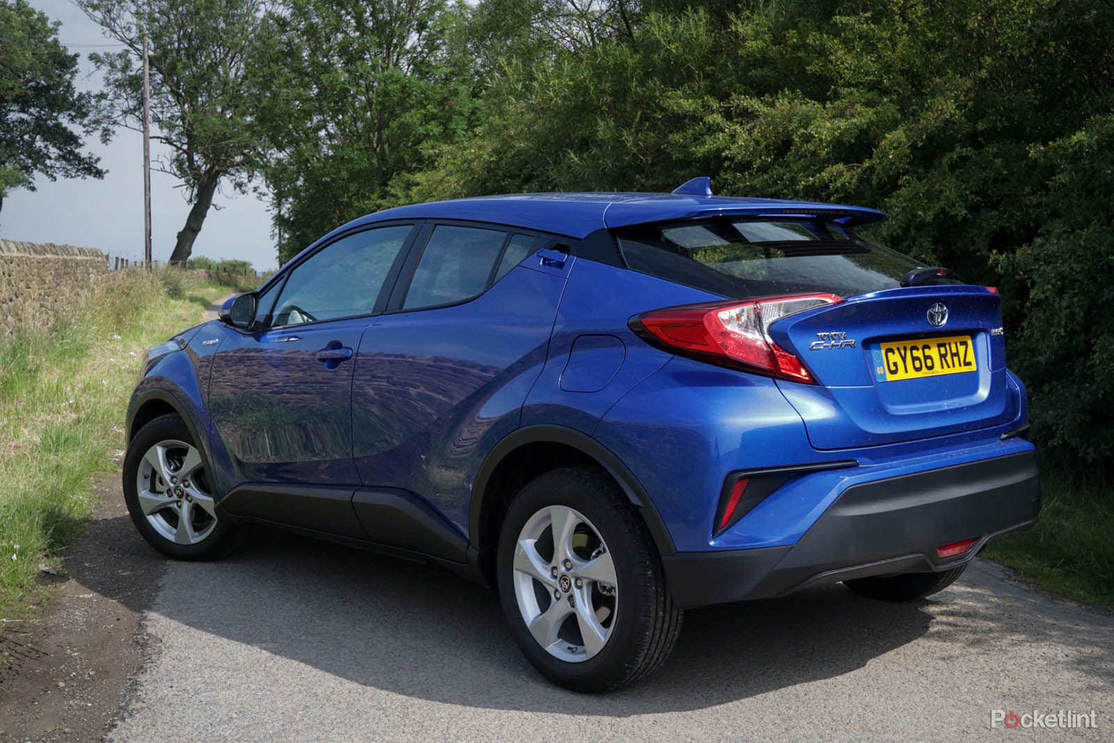 Toyota C-HR review image 4