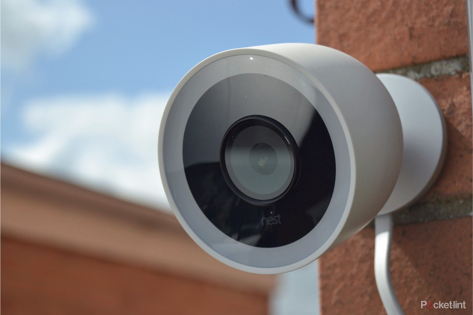 Aplicando síndrome Gasto Reseña de la Nest Cam IQ Outdoor: La cámara de seguridad para exteriores se  vuelve más inteligente
