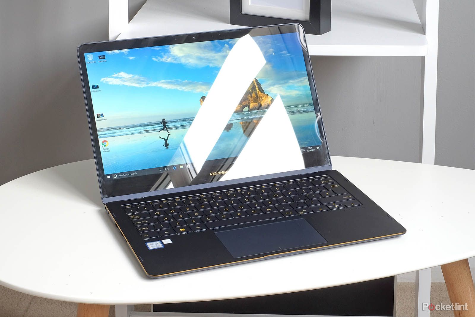 Asus ZenBook Flip S review image 8