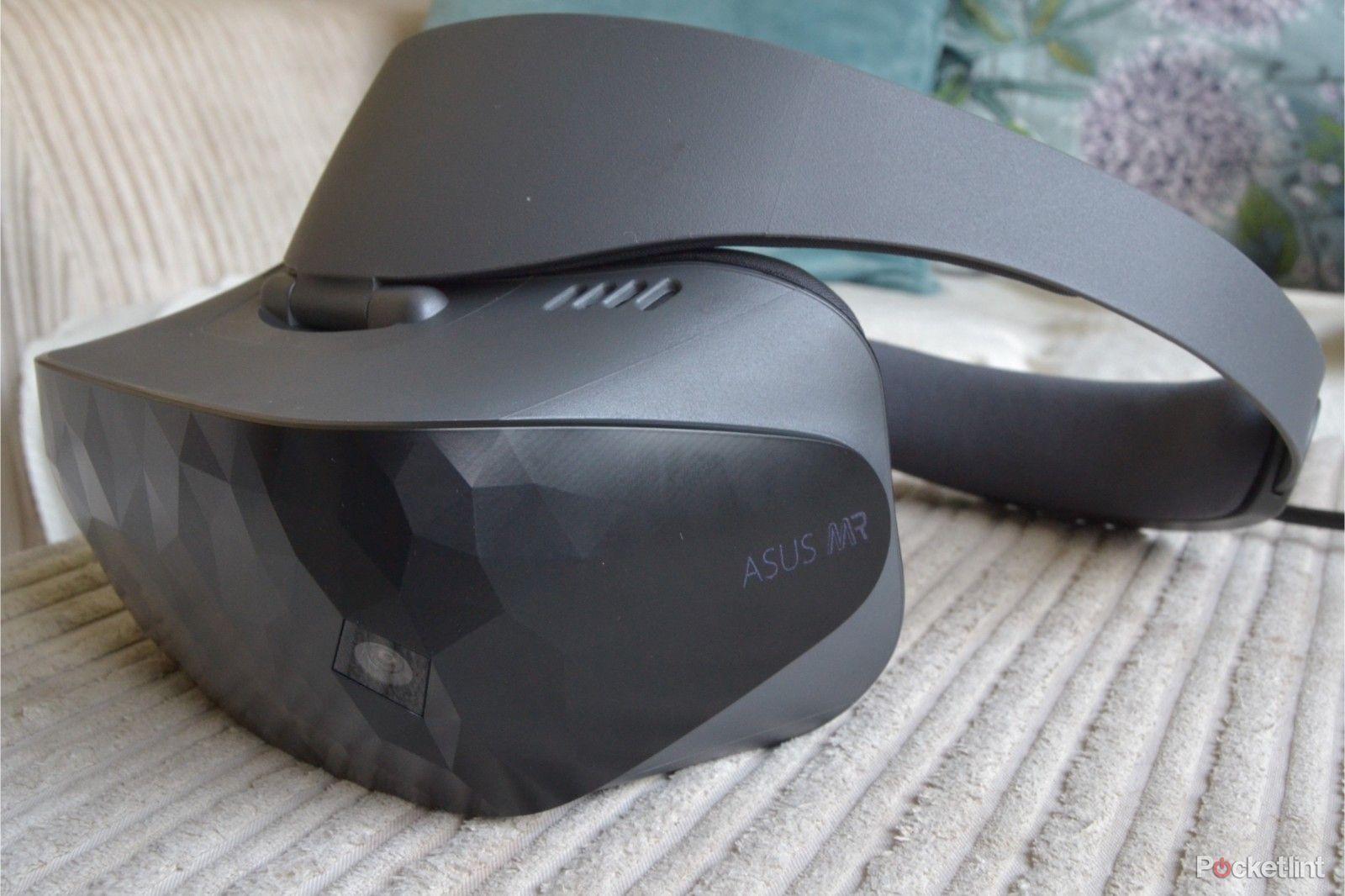 Asus Windows Mixed Reality Headset review image 4