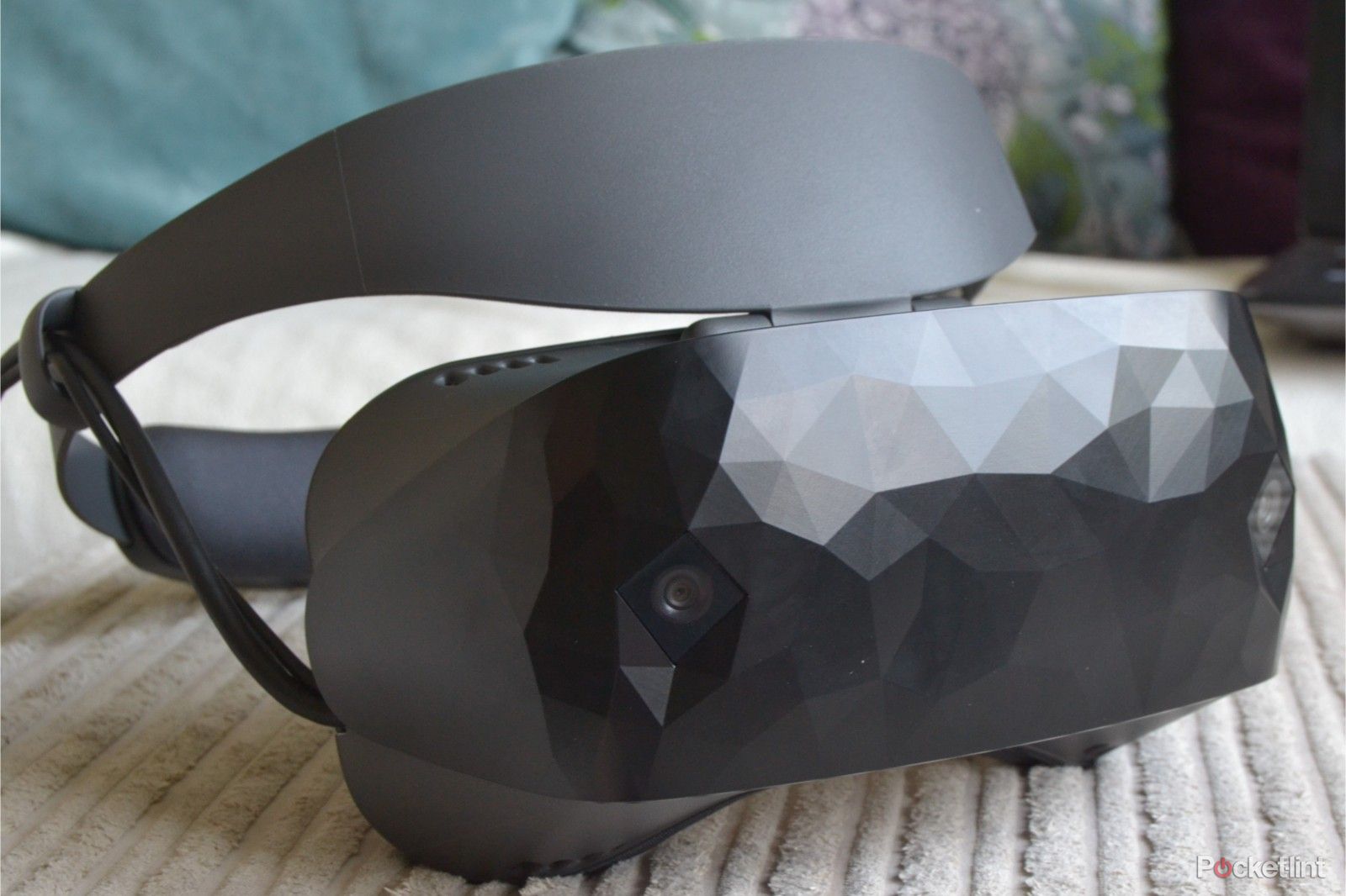 Asus Windows Mixed Reality Headset review lead image 1