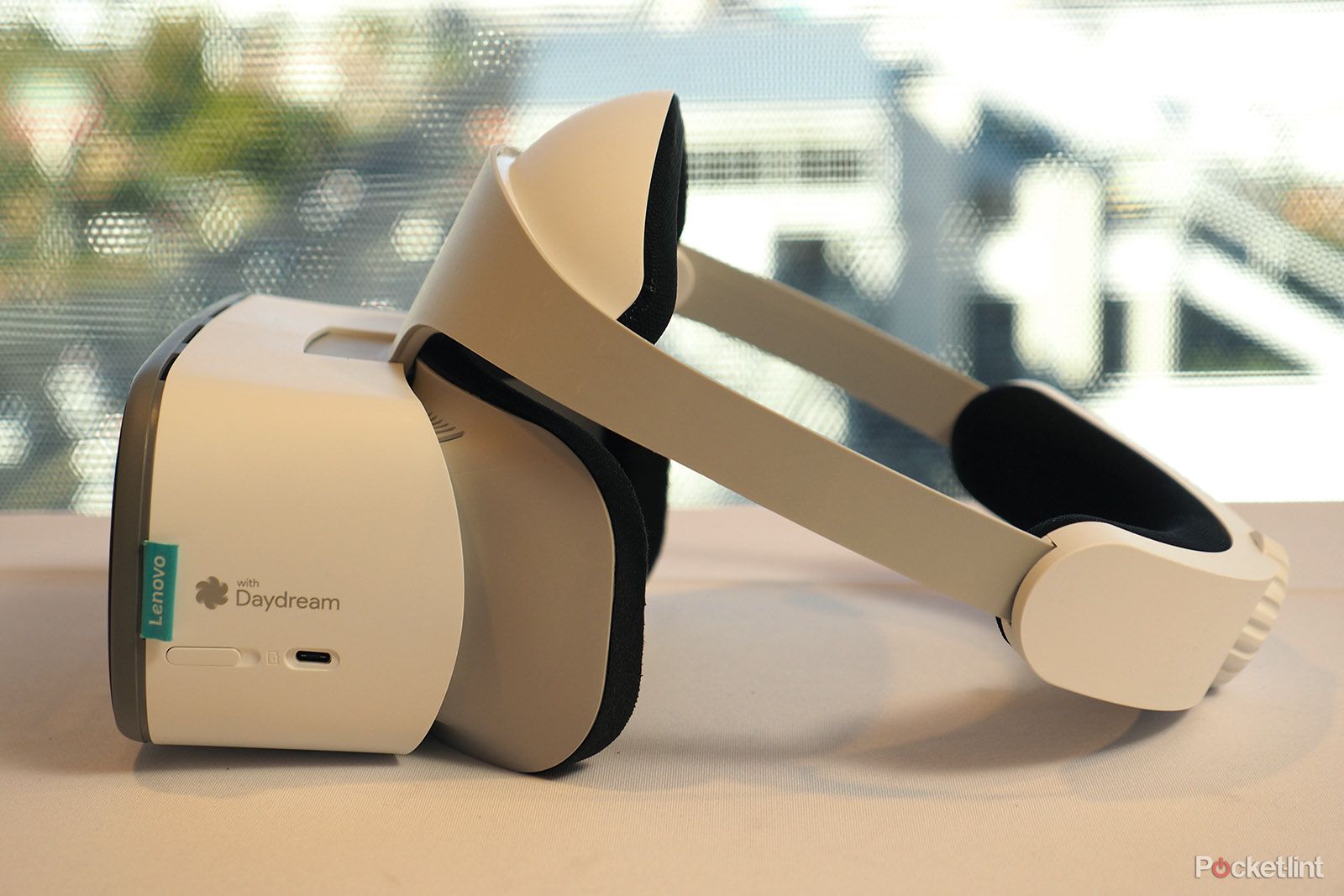 Lenovo Mirage Solo with Daydream review image 2