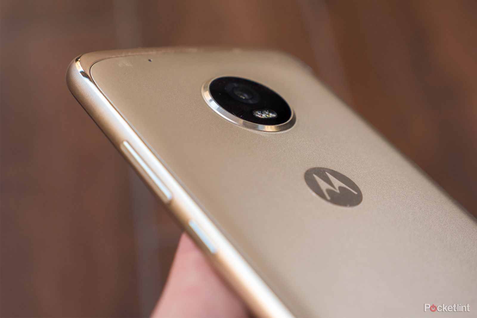 Motorola Moto E5 render leak shows repositioned fingerprint scanner image 1