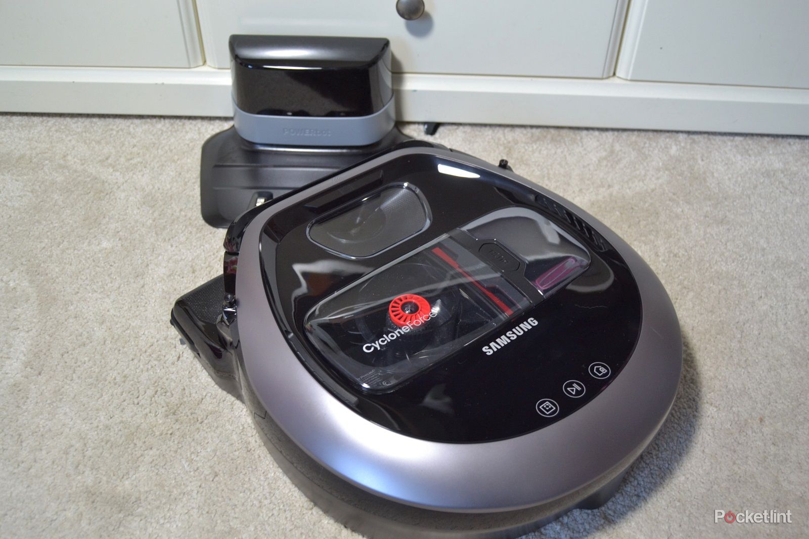 Samsung VR7000 Powerbot review This robot vacuum really sucks