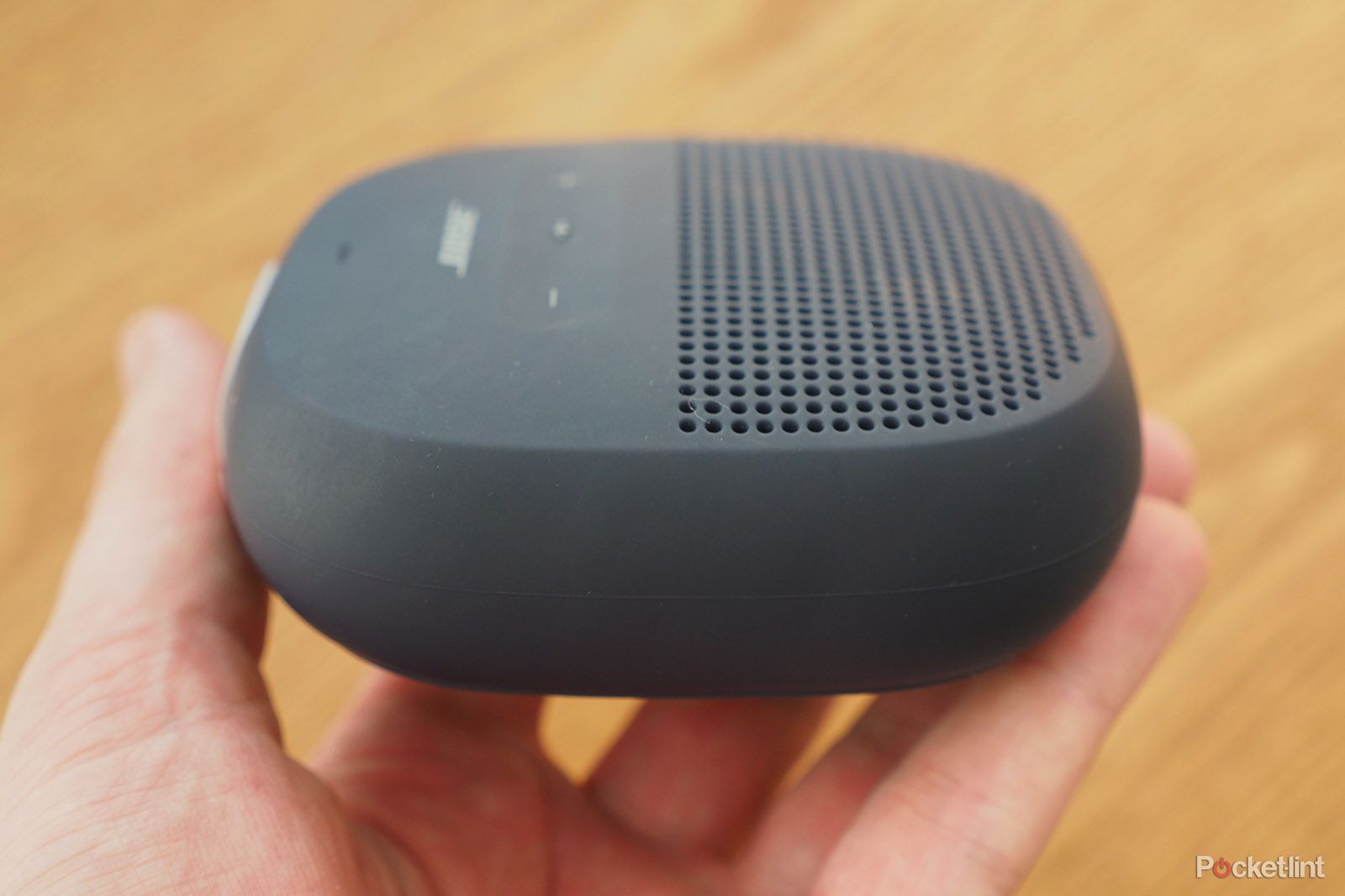 Gamatech - *Bose Soundlink Micro*  ••••••••••••••••••••••••••••••••••••••••••••••••• El altavoz Bluetooth Bose  SoundLink Micro brinda un sonido tan bueno para su tamaño que siempre lo  querrás llevar contigo. La tecnología patentada de Bose permite