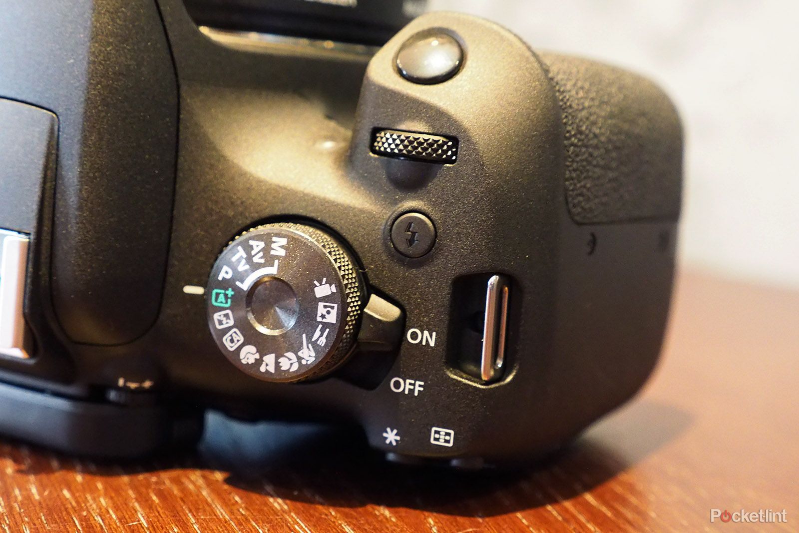 Canon EOS 2000D review image 8