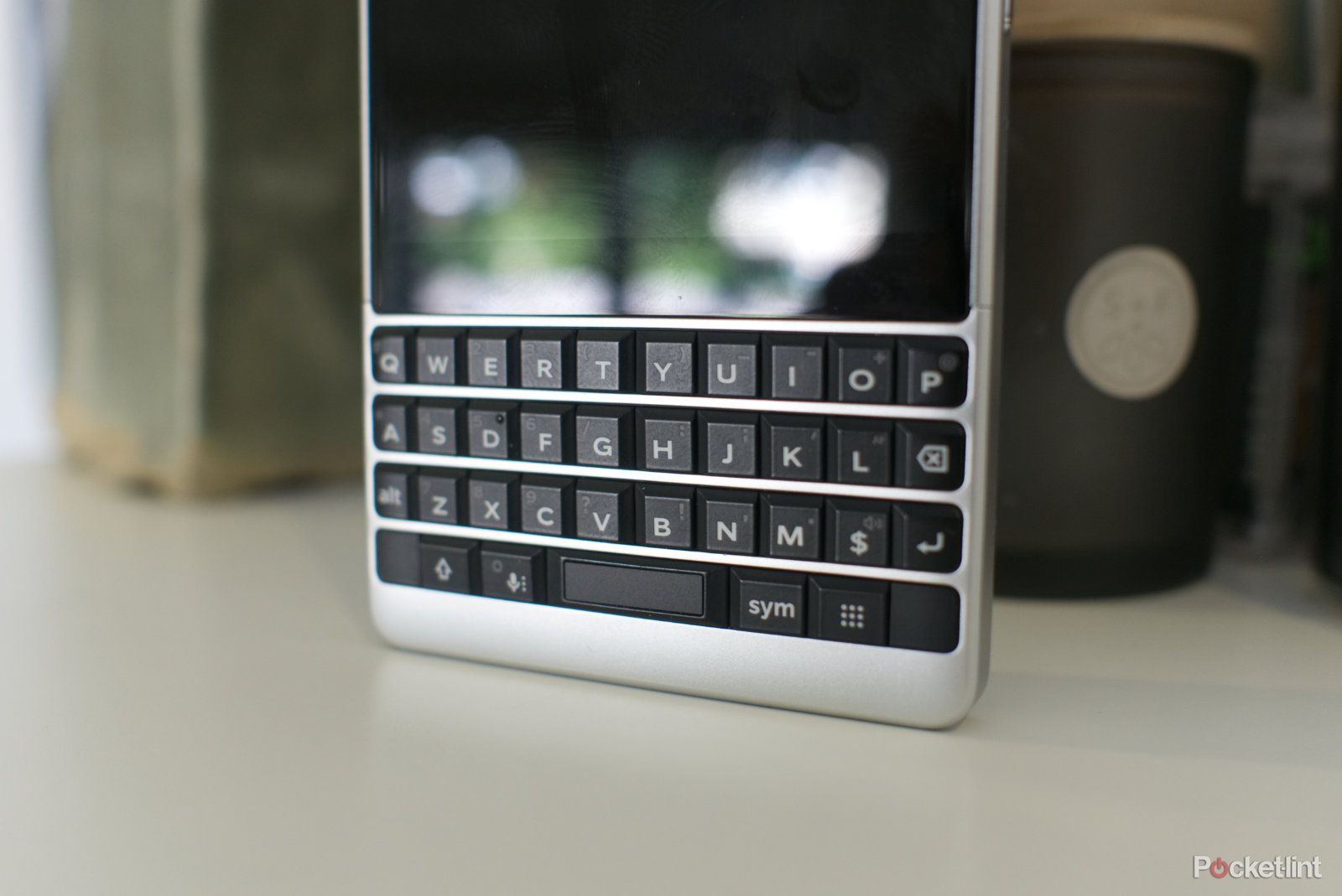 BlackBerry Key2 hardware image 2