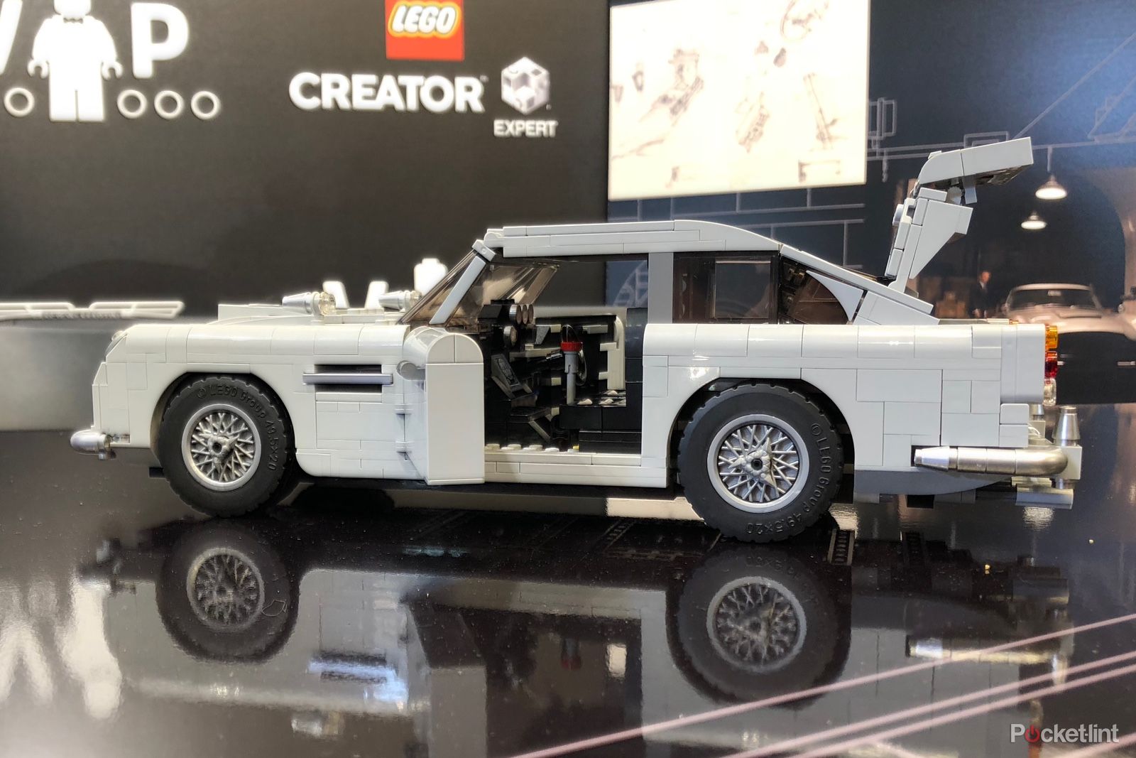 Lego Expert James Bond Aston Martin image 2