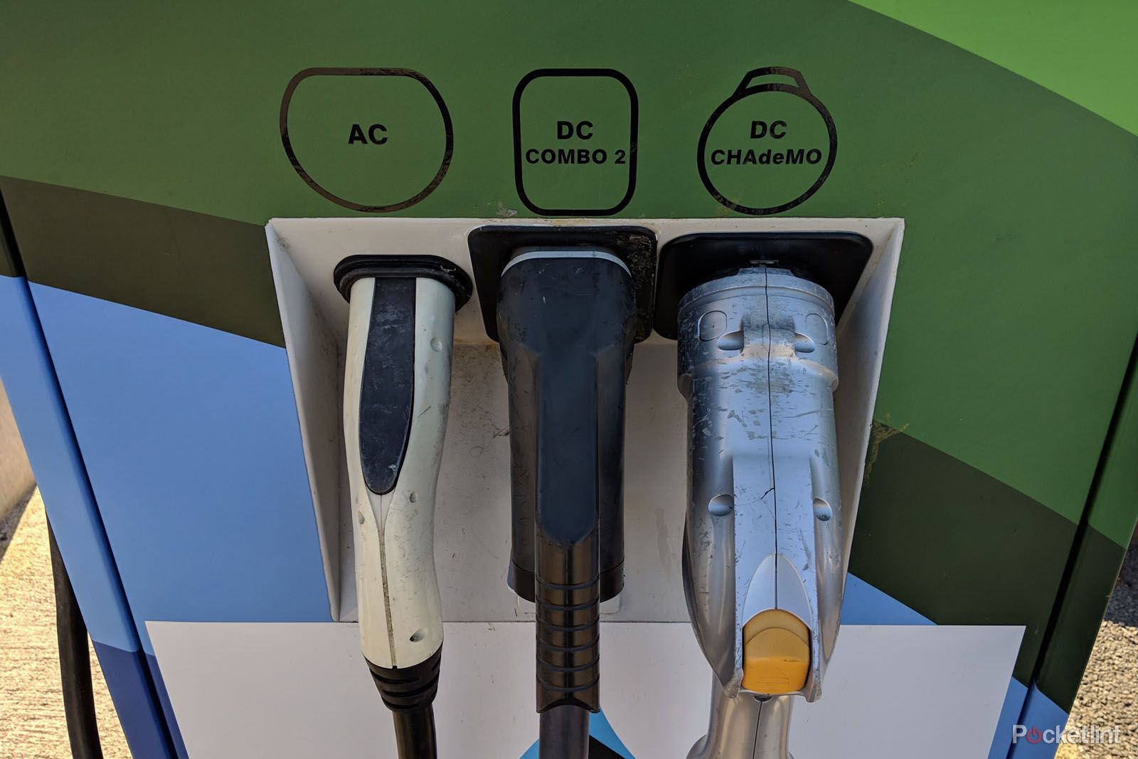 How do I charge my electric car image 2