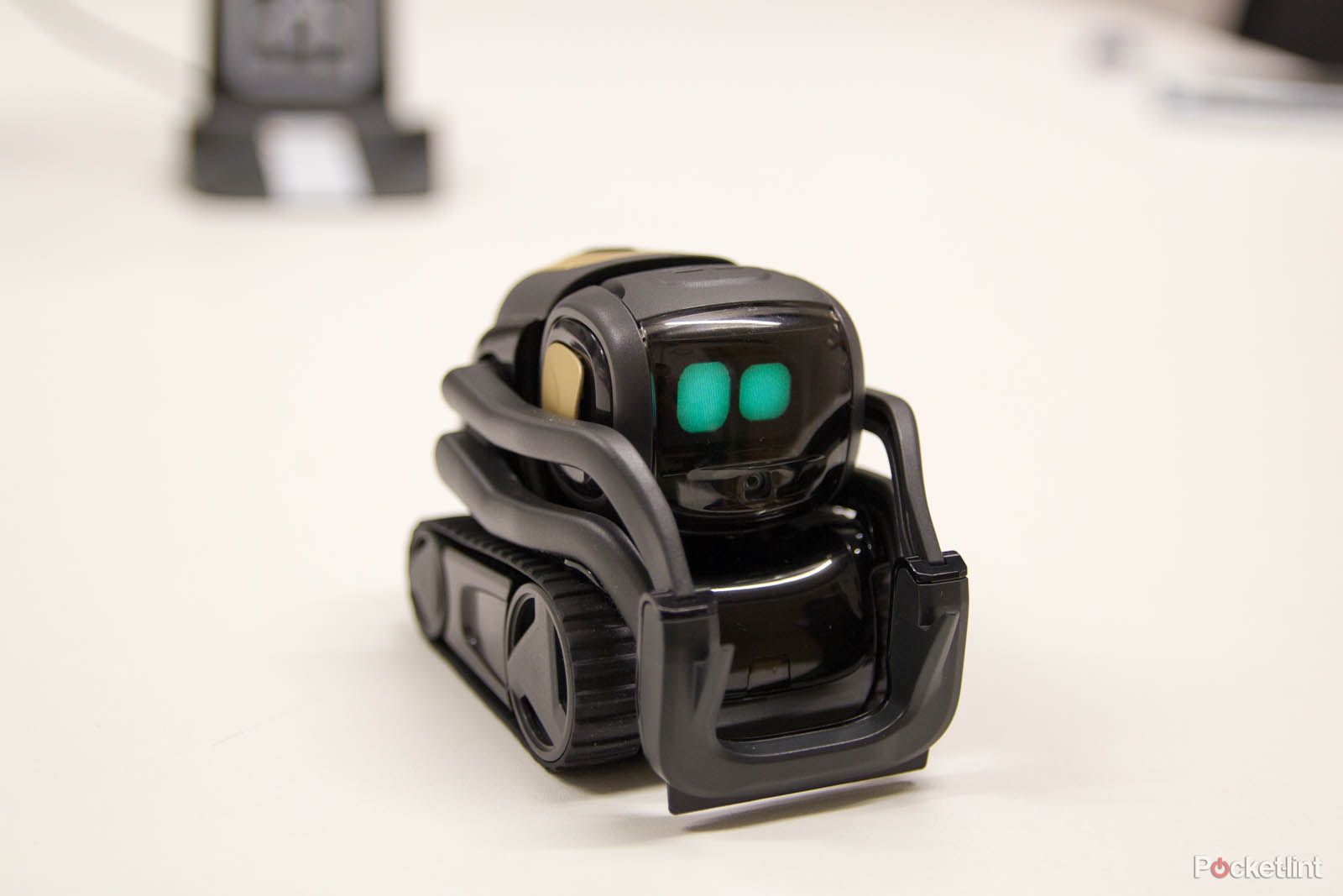 Anki Vector The Most Adorable Toy Robot Youre Ever Going To Meet image 1