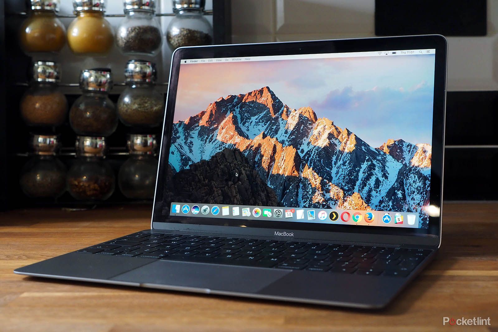 Apple to launch new MacBook with 13-inch display in September image 1