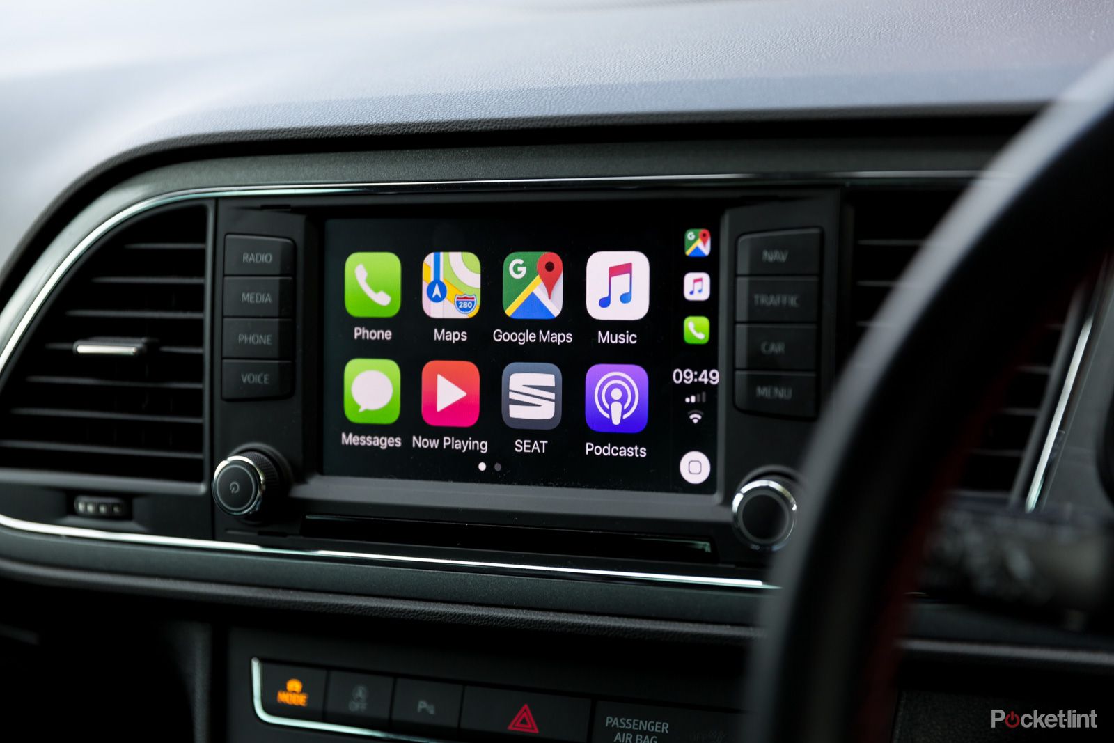 Best Apple CarPlay Wireless Adapters You Can Buy - GadgetMates