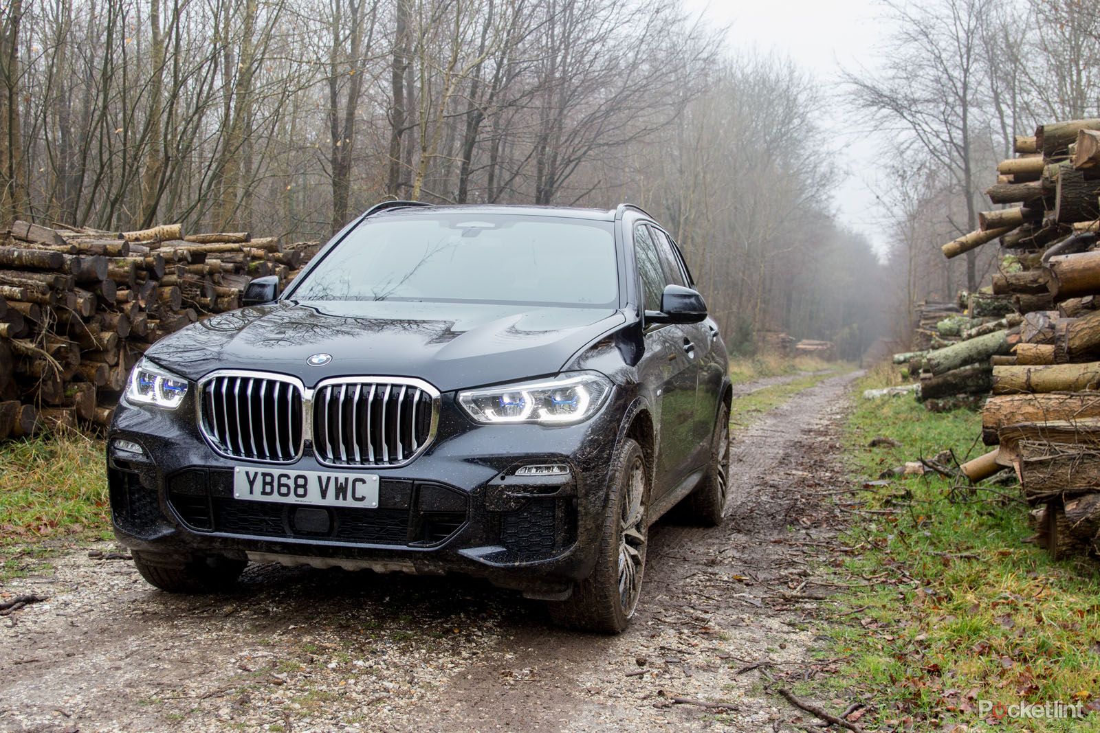 BMW X5 offroad image 1