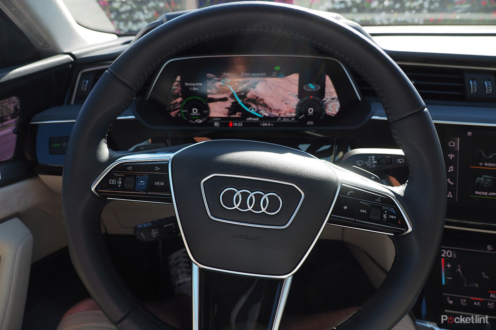 Audi e-tron review image 4