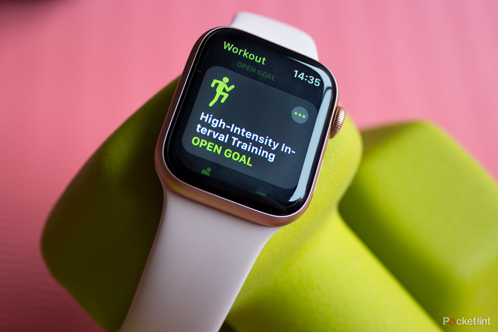 Apple Watch fitness Rings Workouts Challenges explained image 1