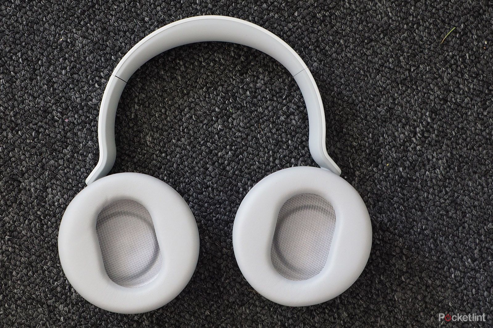 Microsoft Surface Headphones review image 2
