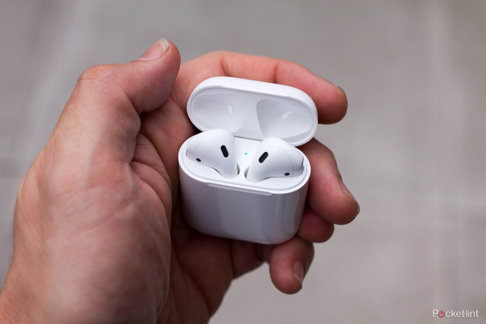 The new AirPods will feature hands-free Hey Siri image 1