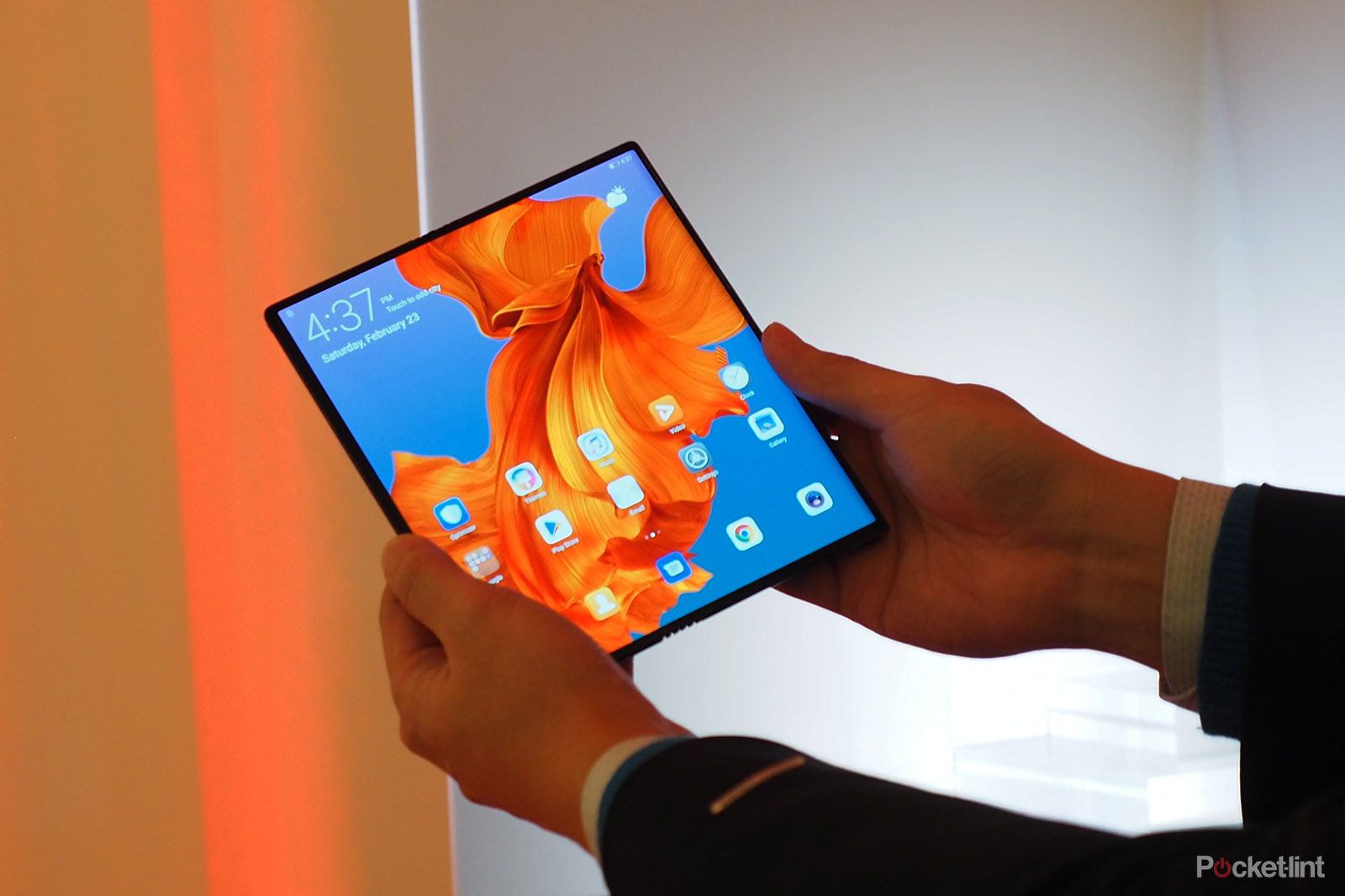 Huaweis awesome but super-expensive Fold X is coming to EE and Vodafone in the UK image 1