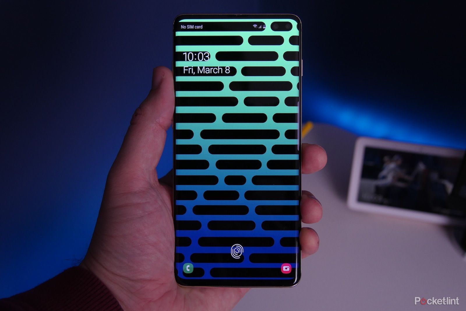 Best Galaxy S10/S10+ wallpapers and backgrounds: Embrace the hole-punch  cutout