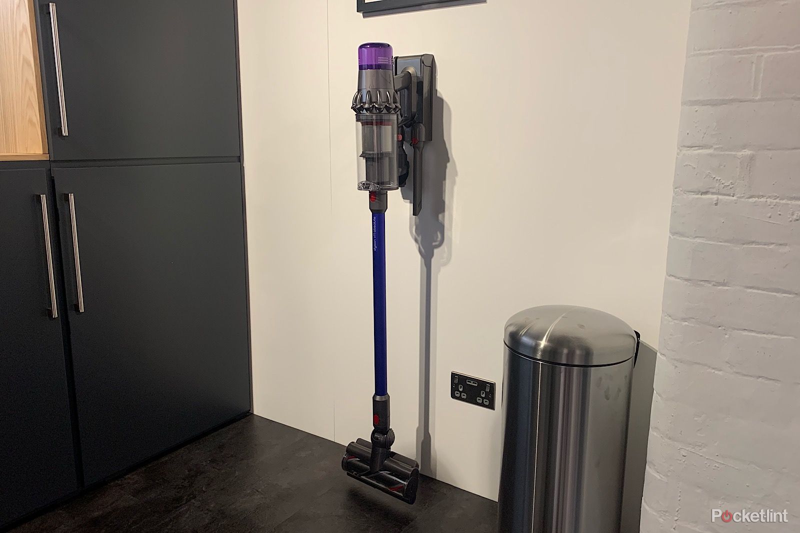 Dysons latest V11 cordless vacuum cleaner uses AI to clean image 1
