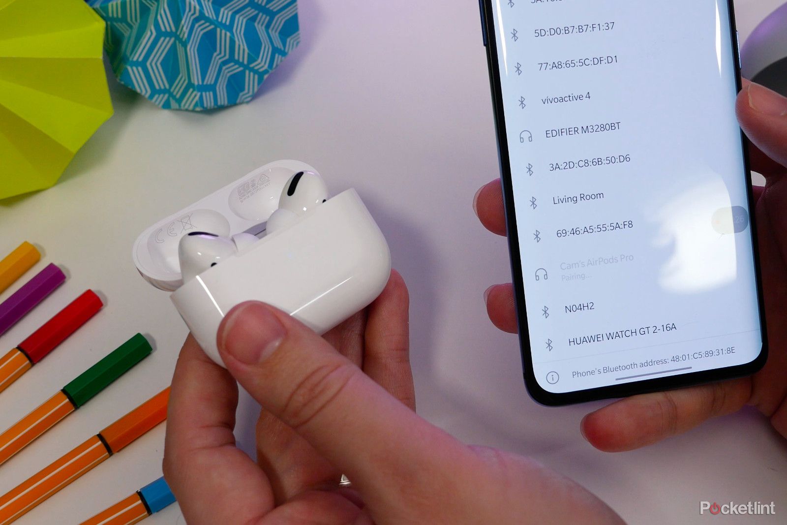 Sidst absolutte Specialist How to use Apple AirPods with an Android phone