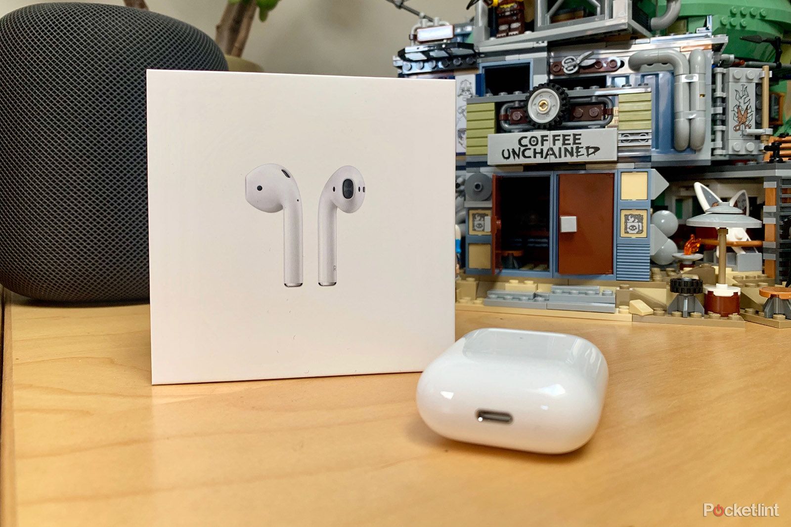 Apple Airpower Charging Mat Confirmed To Be Coming Soon By Airpods 2 Box image 1