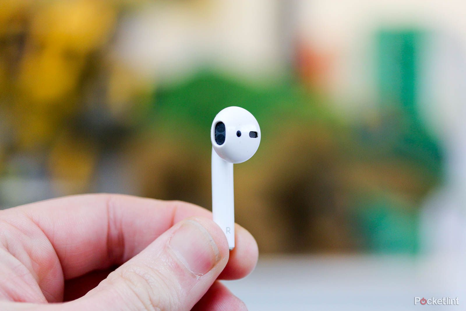 Apple Airpods 2 Review buds image 2